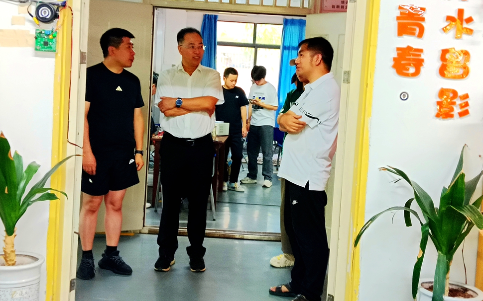 徐益书记了解保障情况 徐益书记了解保障情况