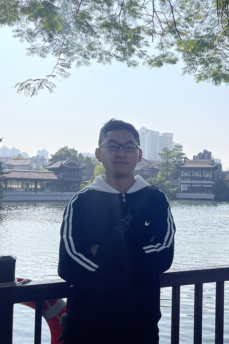 李毅深图片 李毅深图片